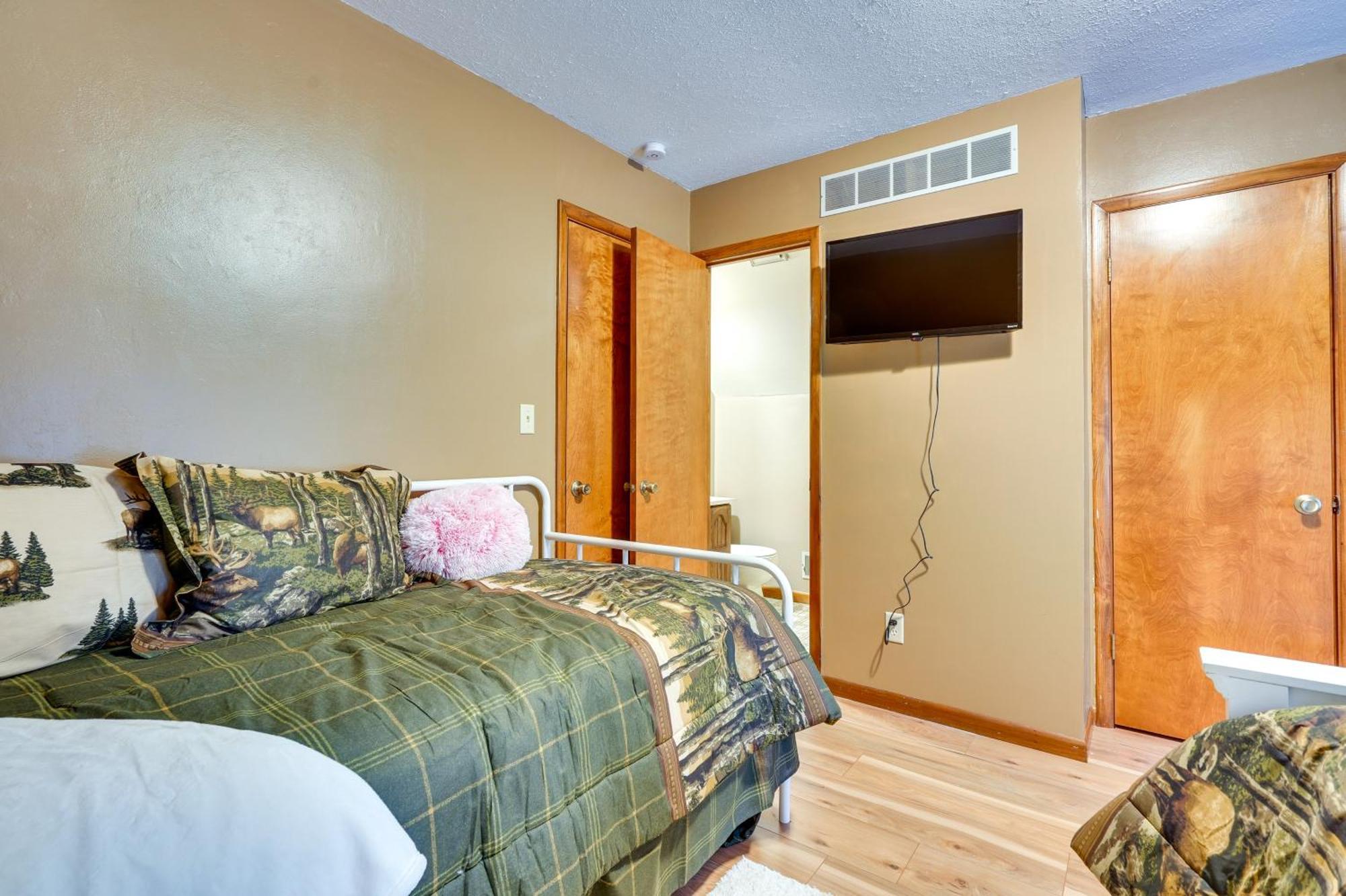 Howard Cabin Rental About 3 Mi To Apple Valley Lake! Mount Vernon Exteriér fotografie